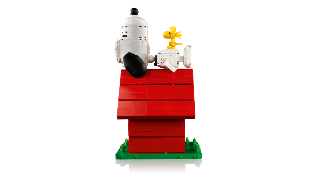 21368 | LEGO® Ideas Peanuts: Snoopy's Doghouse