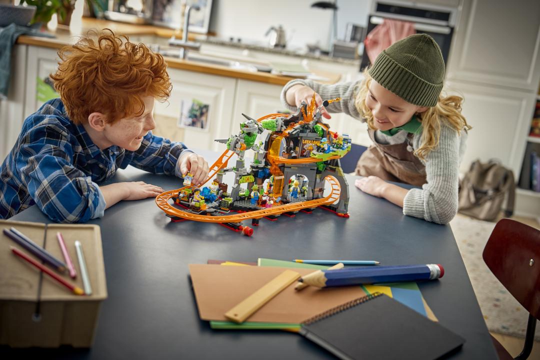 60501 | LEGO® City Lava Land Roller Coaster Park