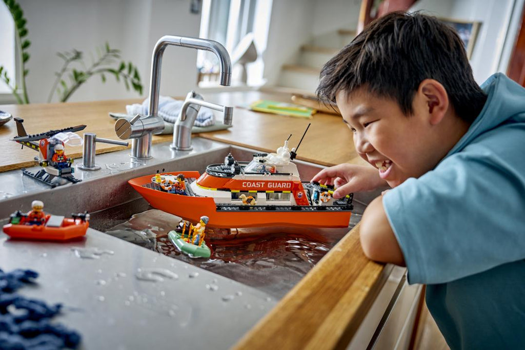 60504 | LEGO® City Coast Guard Rescue Boat & Helicopter