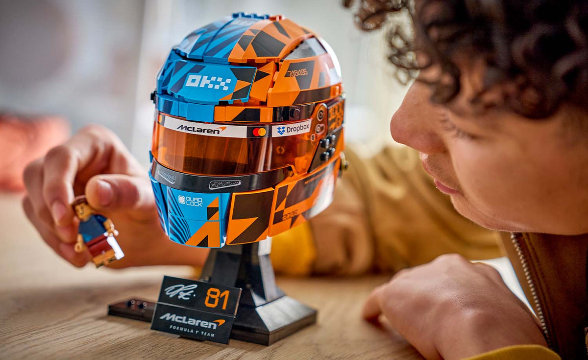 43017 | LEGO® Editions McLaren Mastercard F1® Team Oscar Piastri Helmet