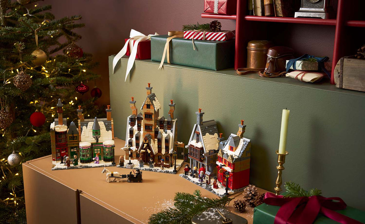 76457 | LEGO® Harry Potter™ Hogsmeade™ Village – Collectors' Edition