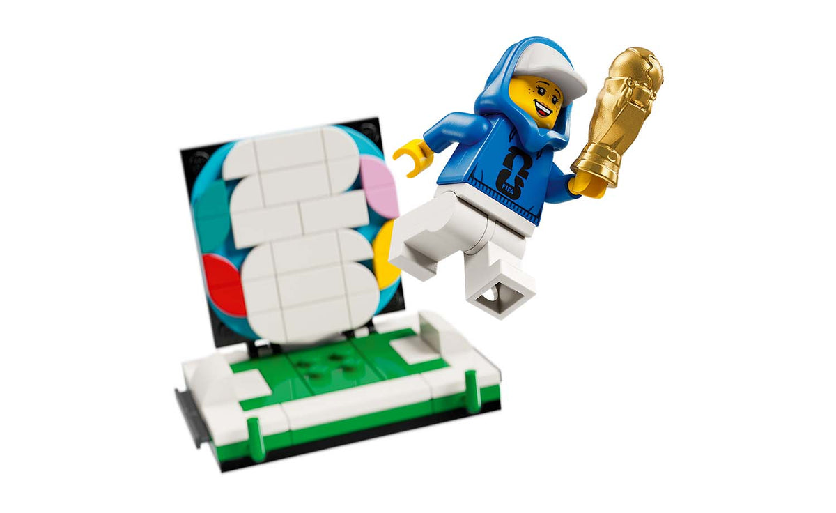 43020 | LEGO® Editions FIFA World Cup™ Official Trophy