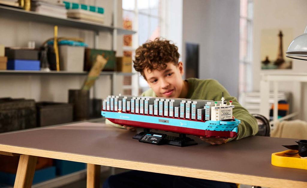 40955 | LEGO® Iconic Maersk Dual-Fuel Container Vessel