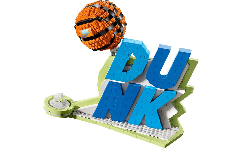 43008 | LEGO® Iconic Nike Dunk