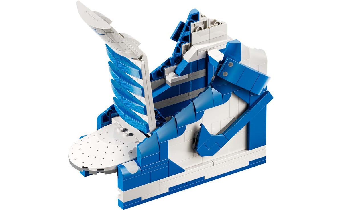 43008 | LEGO® Iconic Nike Dunk