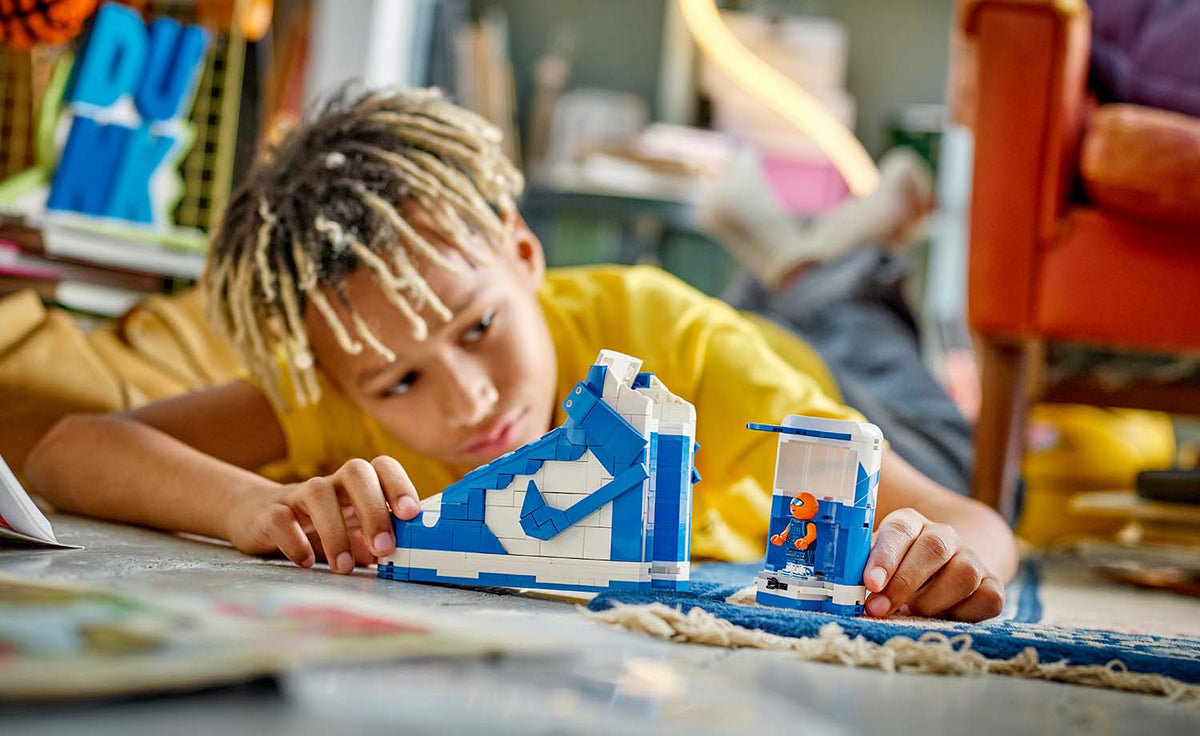 43008 | LEGO® Iconic Nike Dunk