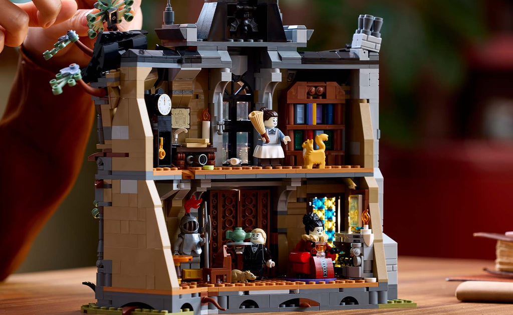 11383 | LEGO® ICONS™ Mayor Manor