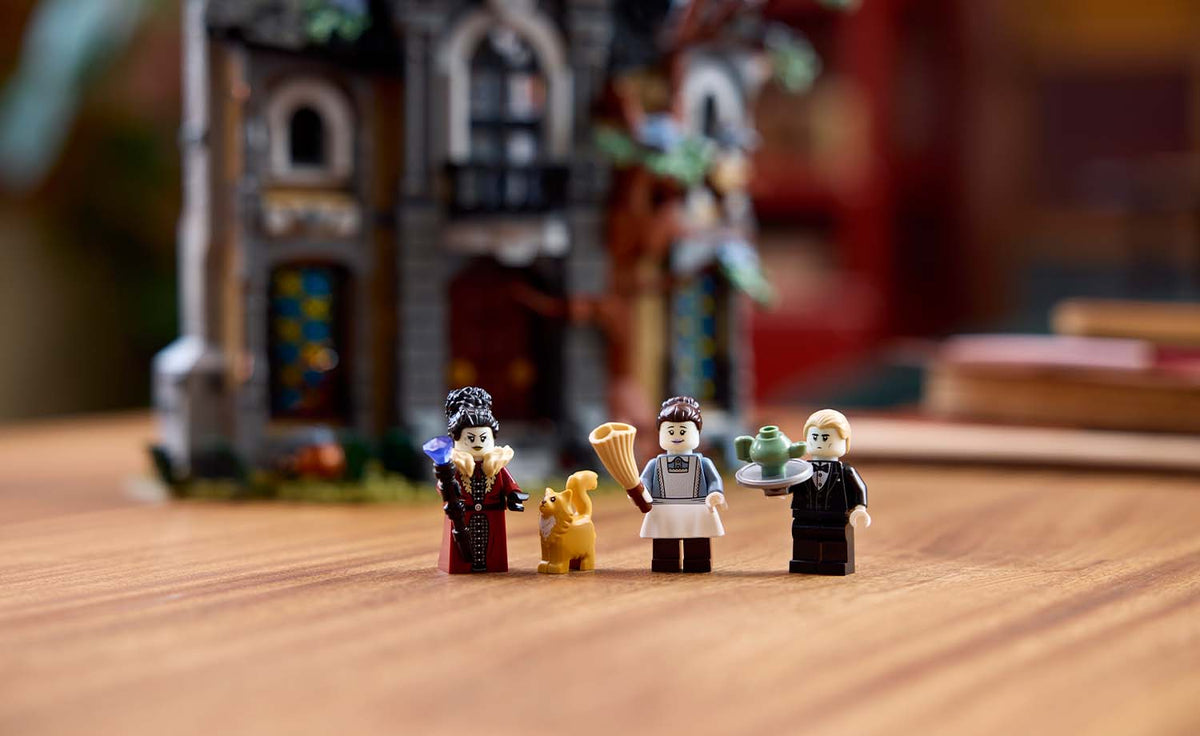 11383 | LEGO® ICONS™ Mayor Manor