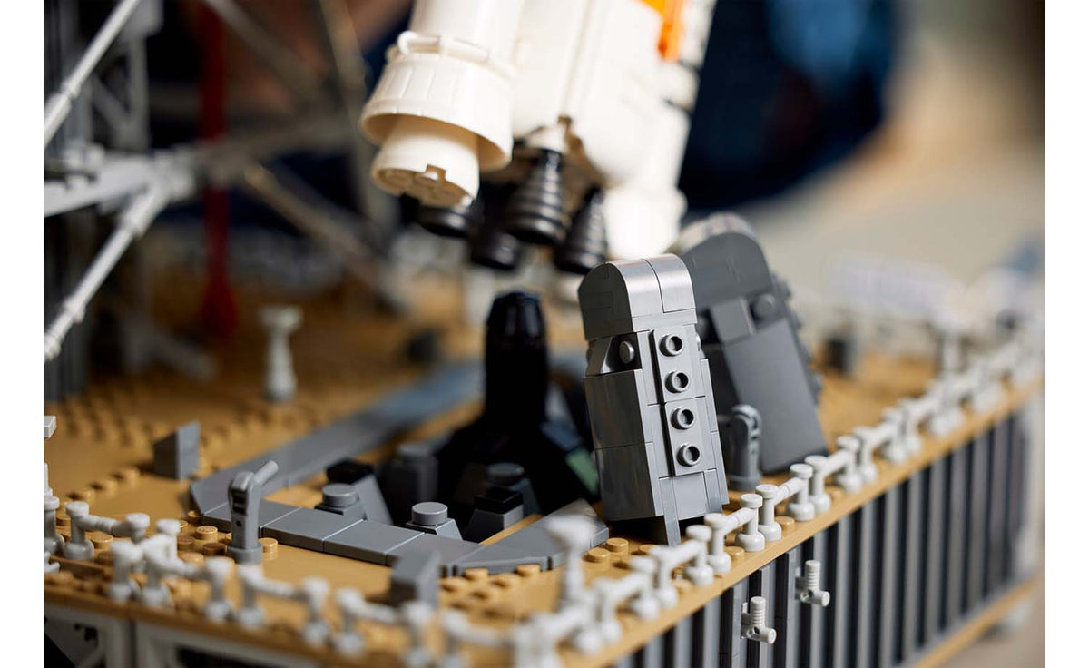 10341 | LEGO® ICONS™ NASA Artemis Space Launch System