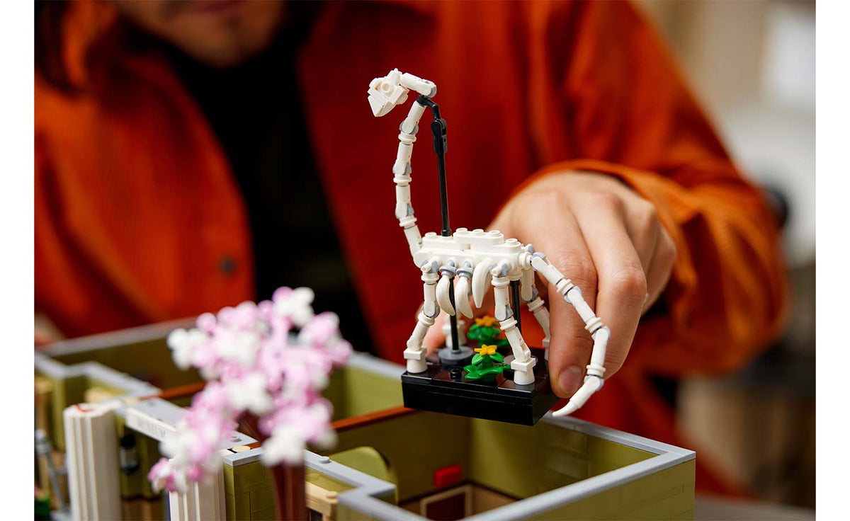 10326 | LEGO® ICONS™ Natural History Museum