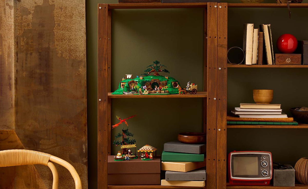 10354 | LEGO® ICONS™ The Lord of the Rings: The Shire™