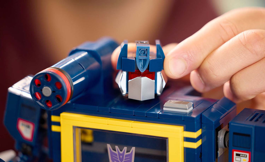 10358 | LEGO® ICONS™ Transformers: Soundwave