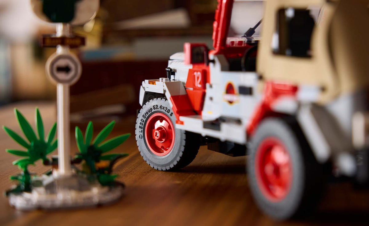 77984 | LEGO® Jurassic World™ Jurassic Park Jeep® Wrangler