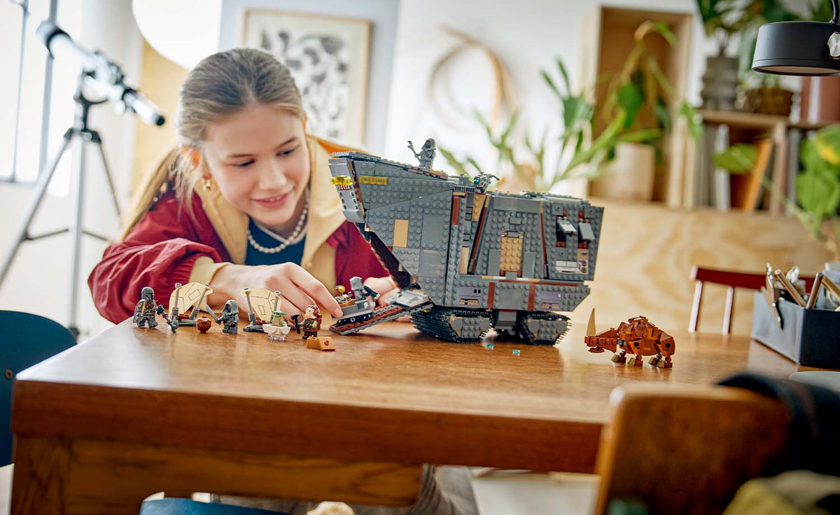 75453 | LEGO® Star Wars™ Offworld Sandcrawler™ and Mudhorn