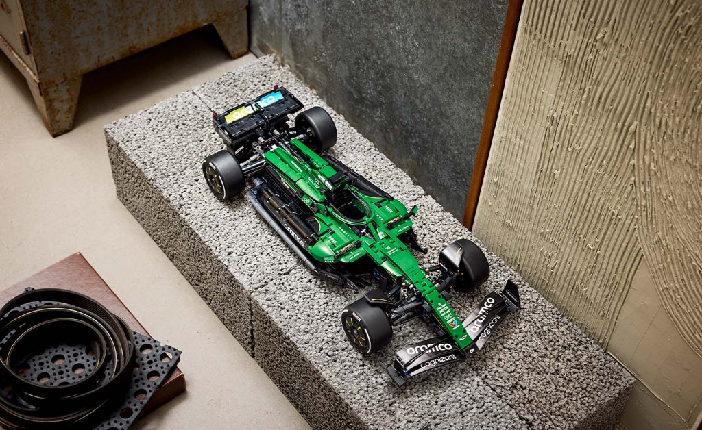 42240 | LEGO® Technic Aston Martin Aramco AMR25 F1® Car