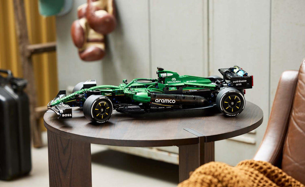42240 | LEGO® Technic Aston Martin Aramco AMR25 F1® Car