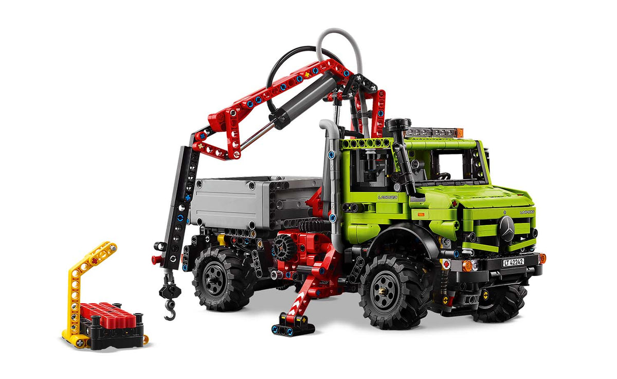 42242 | LEGO® Technic Mercedes-Benz Unimog U 5023 with Crane